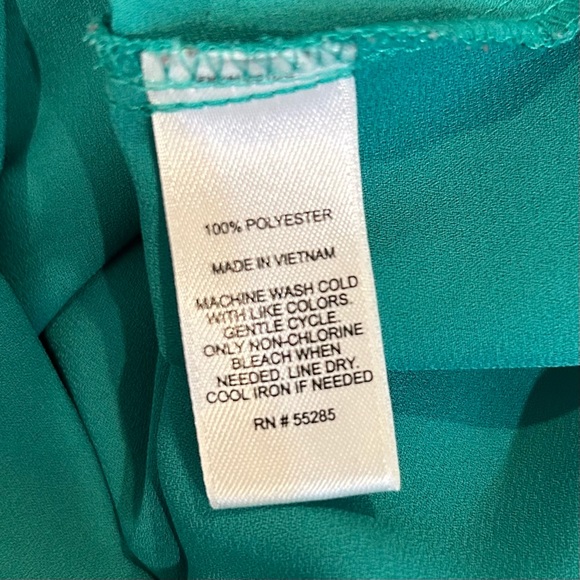 Express The Portofino Convertible Sleeve Shirt Women’s SZ Small in Bright Jade - Picture 7 of 7